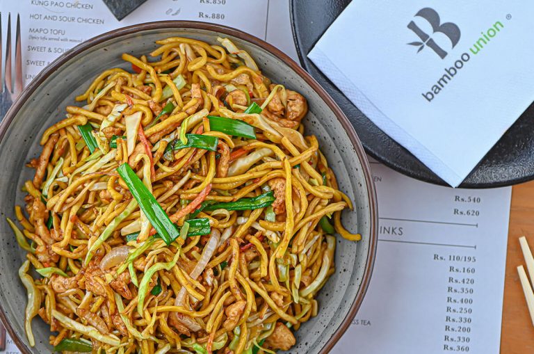 Low Mein vs. ChowMein: What’s the Difference?